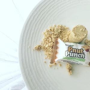 Ingredients: peanuts, oats and coconut nectar. Peanut butter on the go by terranut.
